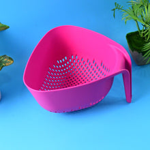 Supermom Plastic Premium Multipurpose Triangular Kitchen Colander (1 Pc)